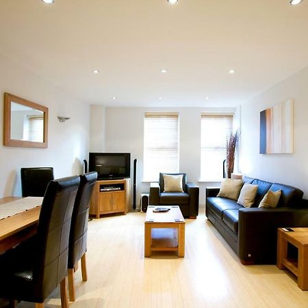 2 Bed 2 Bath At Pelican Hse In Newbury - Free Secure, Allocated Parking Exterior foto